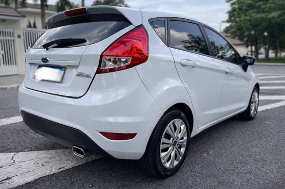 FORD FIESTA 1.5 S HATCH 16V FLEX 4P MANUAL FORD FIESTA 1.5 S HATCH 16V FLEX 4P MANUAL